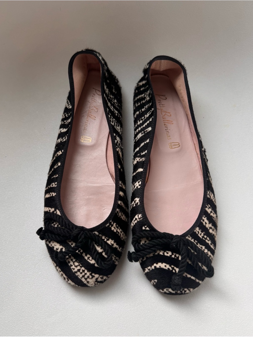 Pretty Ballerinas Black & Cream Striped Knit Ballet Flats